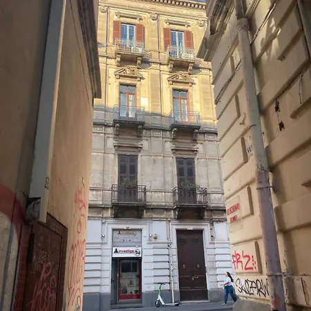 Tambasia Rooms, Centro Storico,via Etnea 4*